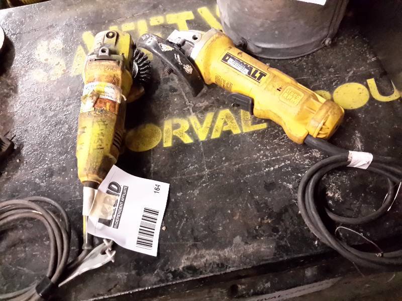 lot 164 image: 2 Dewalt 4 12 in Angle Grinders
