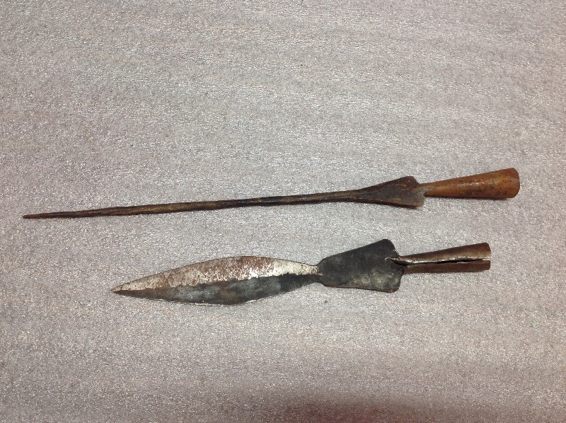 lot 13 image: Antique Spear Tips