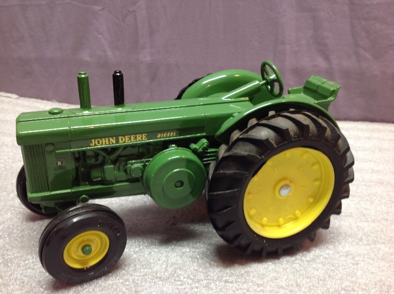 lot 44 image: John Deere Diesel Die Cast Tractor