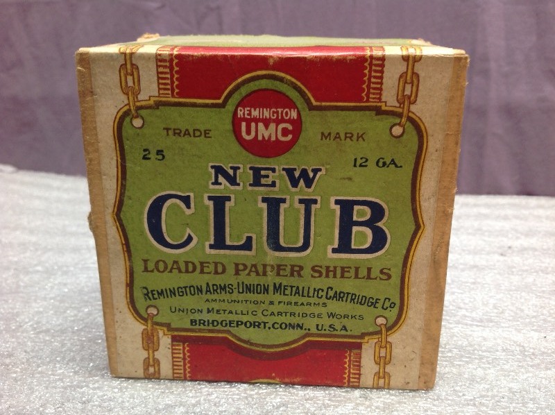 lot 57 image: Vintage New Club 12 Ga Shells Box