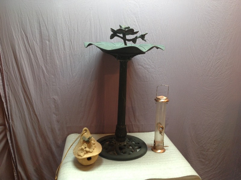lot 68 image: Bird Bath, Bird House & Bird Feeder