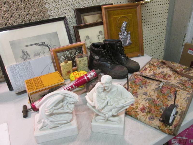 lot 8 image: Lot of Vintage and Other Misc See P...