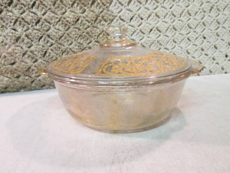 lot 14 image: Vintage Anchor Hocking Fire King 2 ...
