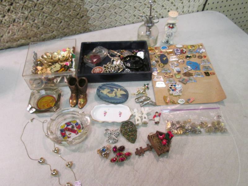 lot 31 image: Lot of Misc Jewelry Hat Pins and Ot...