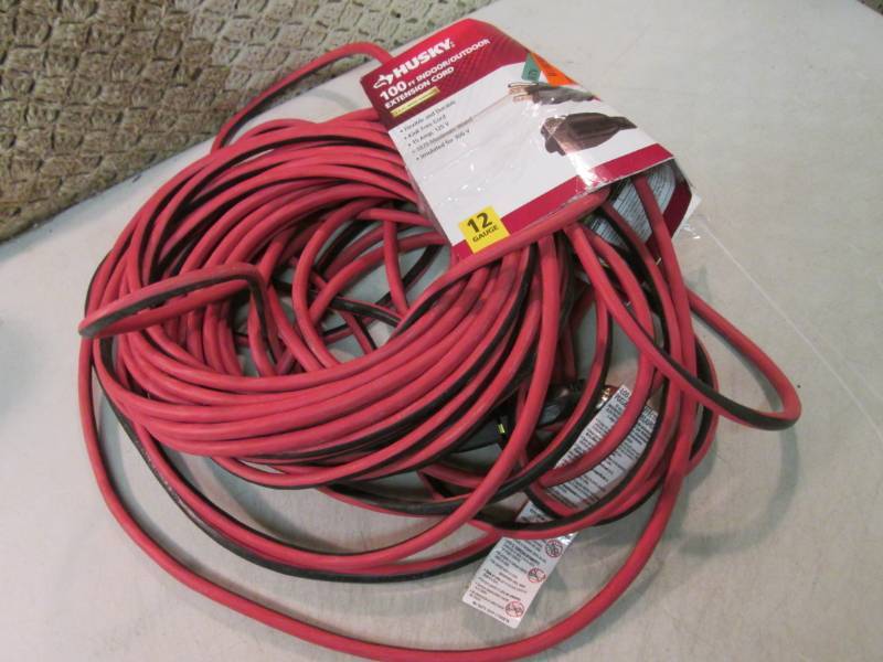 lot 33 image: Husky 100 ft IndoorOutdoor Extensi...