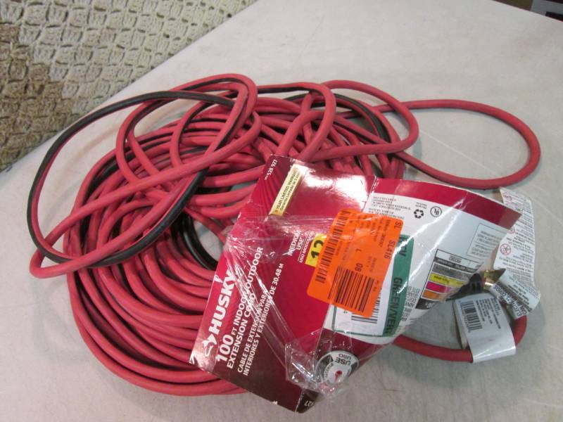lot 34 image: Husky 100 ft IndoorOutdoor Extensi...