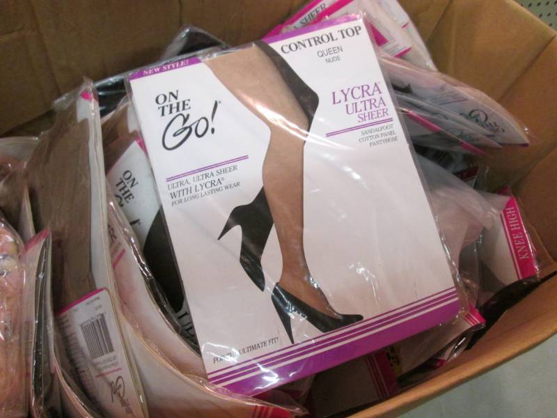 lot 42 image: Large Lot Box Full of On The Go Hos...