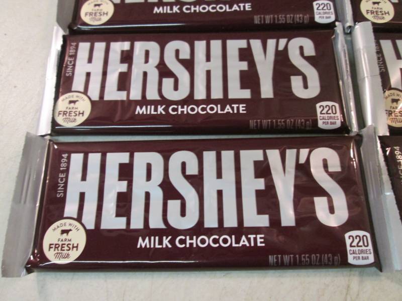 lot 117 image: 12 Hersheys Milk Chocolate Candy Ba...
