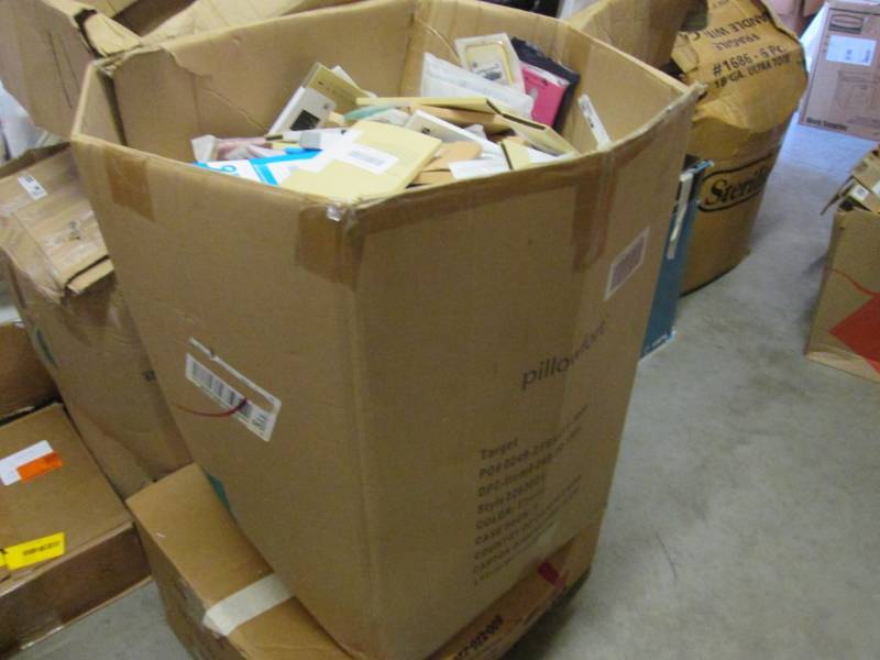 lot 174 image: Huge Unsorted Box Full of Misc  RMT...