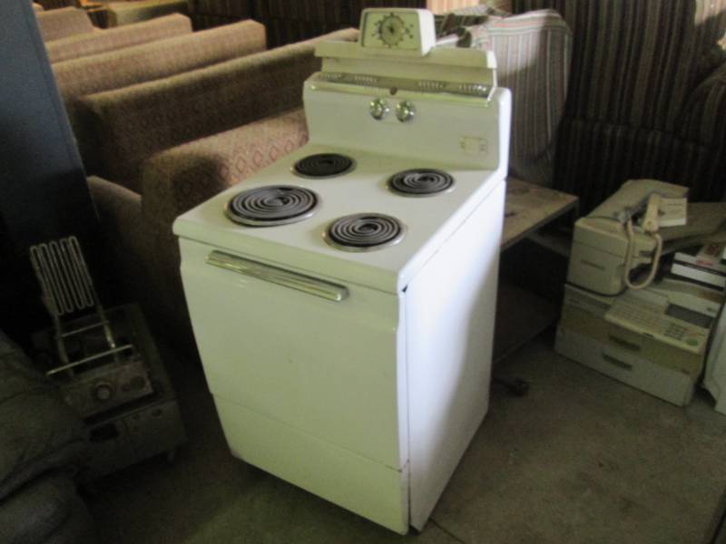lot 195 image: Vintage General Electric Electric S...