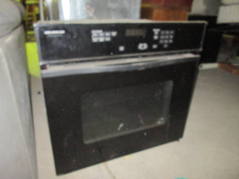 lot 199 image: Jenn-Air Single Electric Oven Inser...