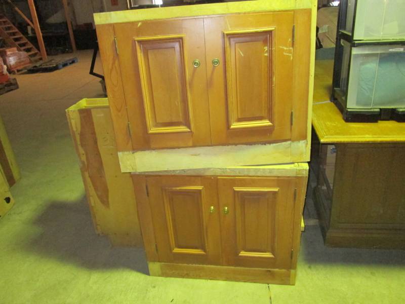 lot 200 image: 2 Wood Cabinets with Shelf Both App...