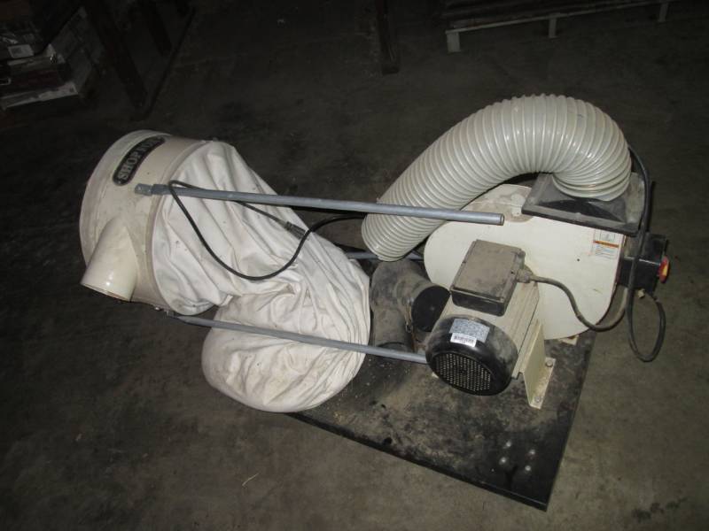 lot 216 image: Shop Fox Dust Collector...
