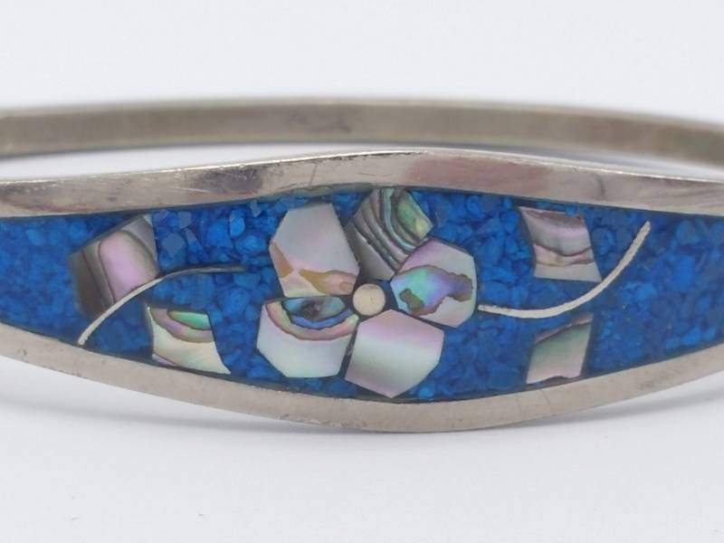 lot 55 image: Hecho En Mexico Inlaid Bracelet