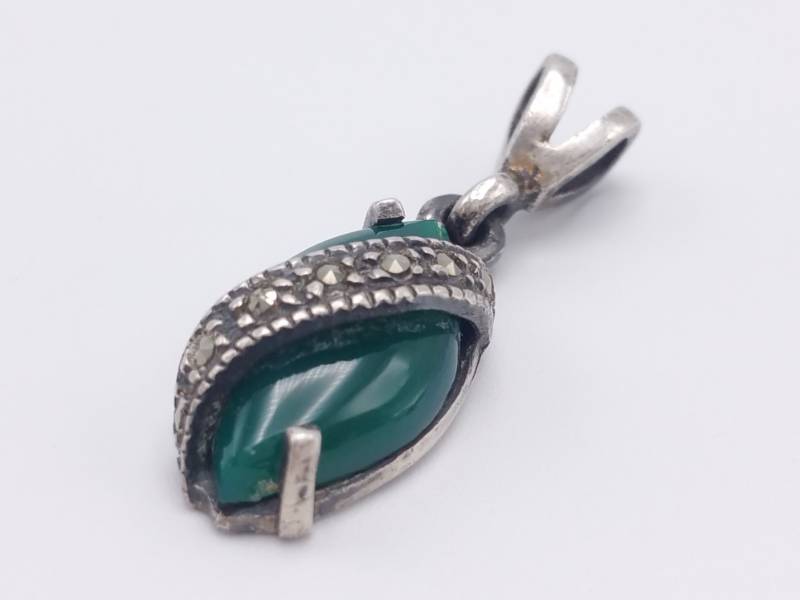 lot 63 image: Ladies Sterling Silver Estate Pendant