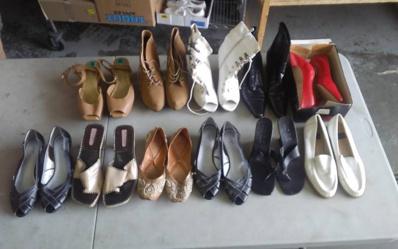 lot 45 image: 11-Pair Ladies Shoes Sz 8
