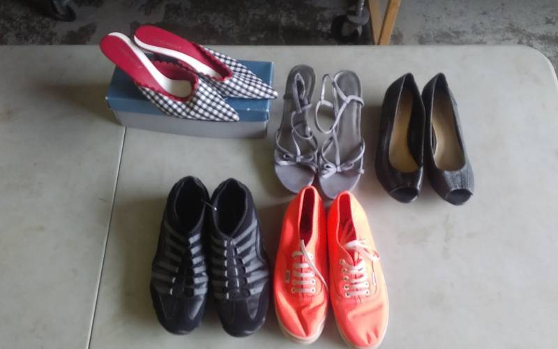 lot 46 image: Lot Of Ladies Shoes Sz 8-12 (Vintage Neon Vans)