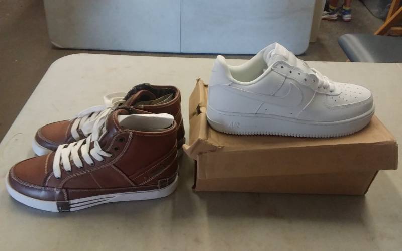 lot 55 image: 2-Pair Shoes Mens Size 7
