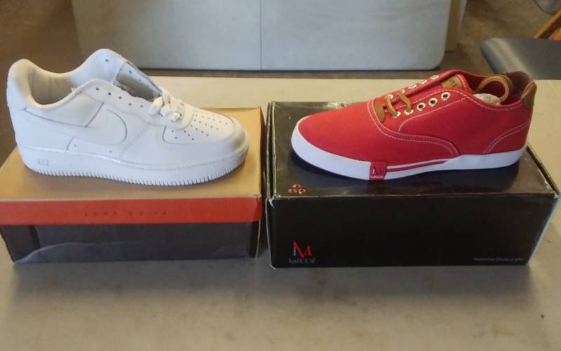 lot 56 image: 2-Pair Shoes Mens Size 7