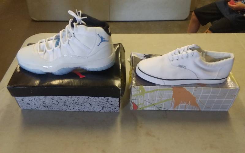 lot 57 image: 2-Pair Shoes Mens Size 7
