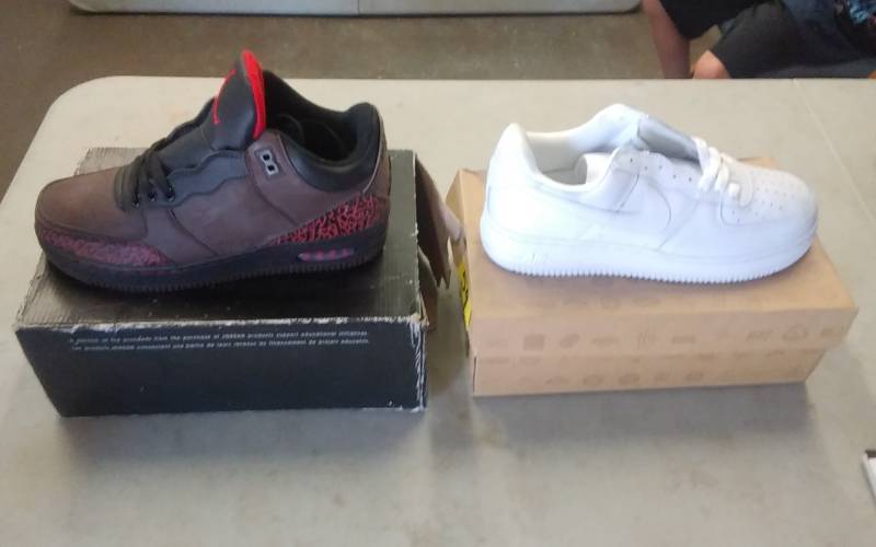 lot 59 image: 2-Pair Shoes Mens Size 7-12