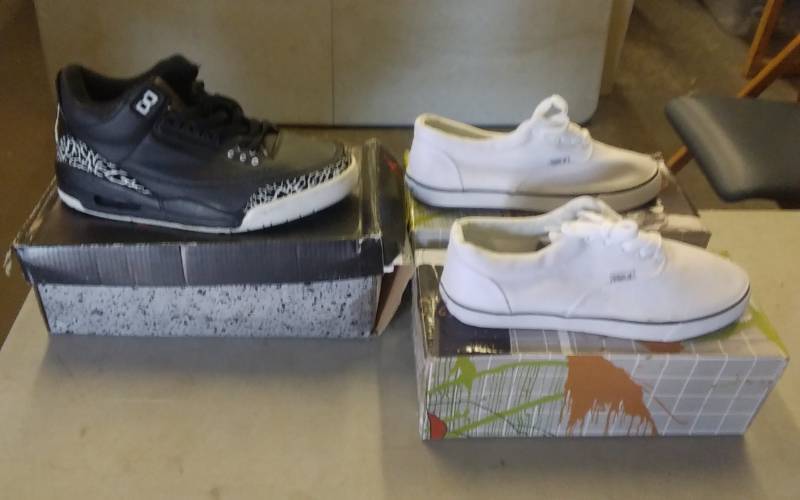 lot 64 image: 3-Pair Shoes Mens Size 7-12