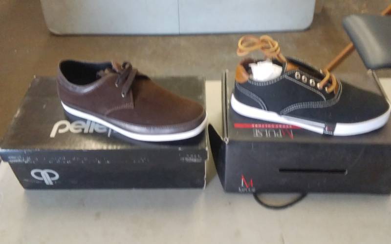 lot 67 image: 2-Pair Shoes Mens Size 8