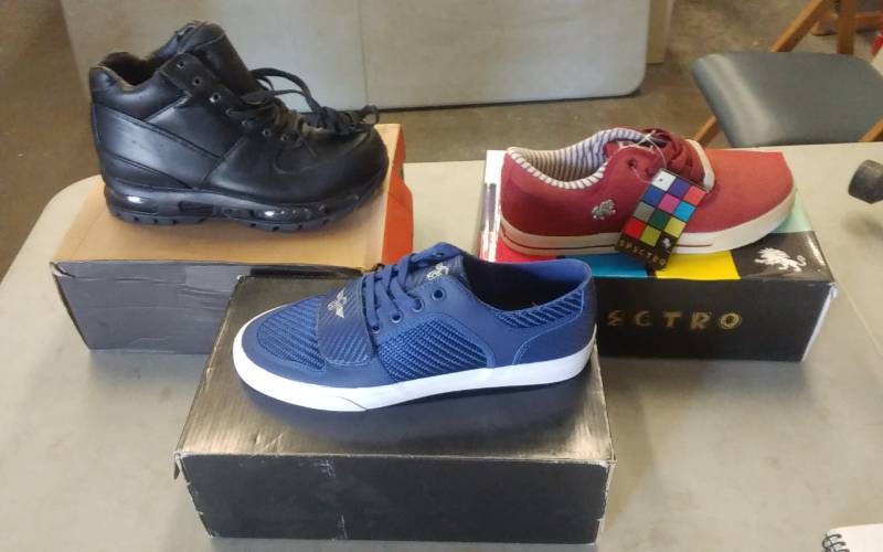 lot 68 image: 3-Pair Shoes Mens Size 8-12