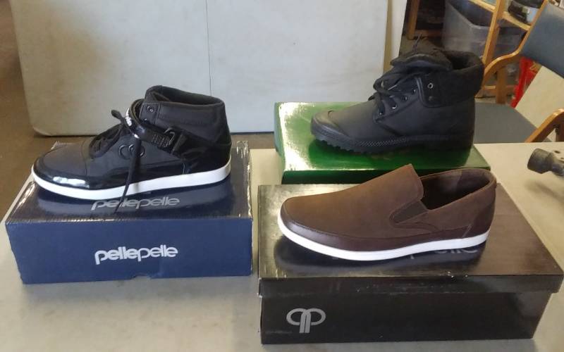 lot 69 image: 3-Pair Shoes Mens Size 9