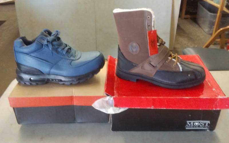 lot 74 image: 2-Pair Shoes Mens Size 10