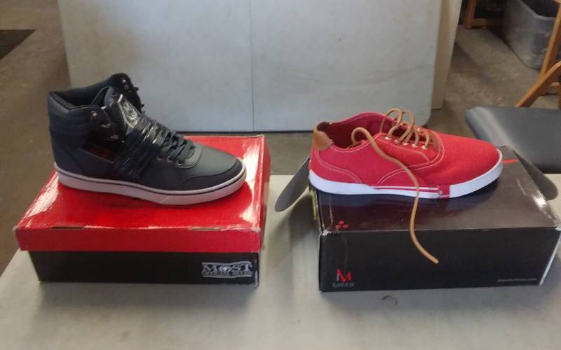 lot 77 image: 2-Pair Shoes Mens Size 10-12