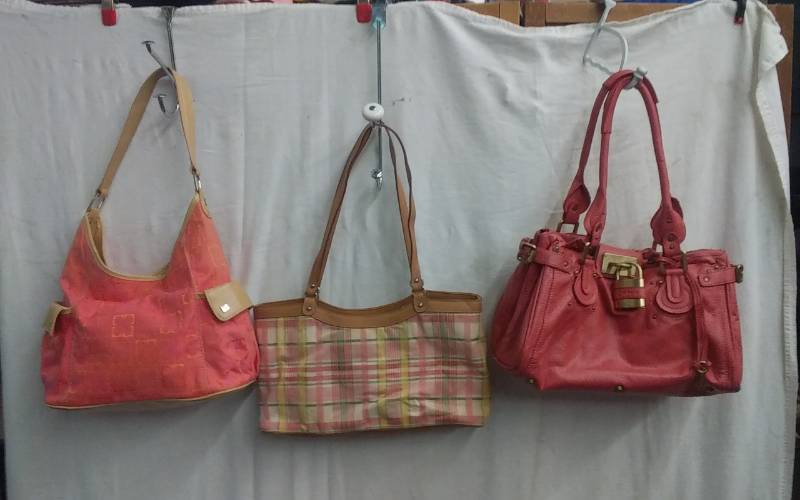 lot 13 image: 3-PinkPlaid Hand Bags