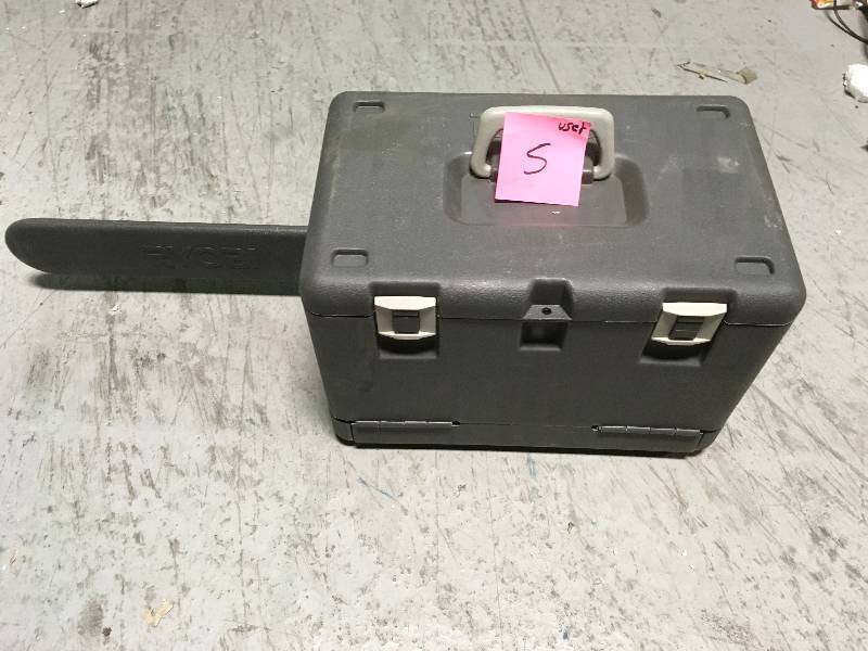 Ryobi 18 in Gas Chainsaw in good condition