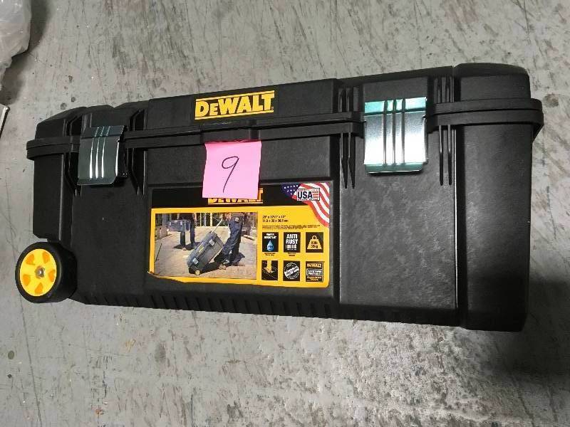Dewalt 28 in. 12 Gal. Mobile Tool Box in good condition