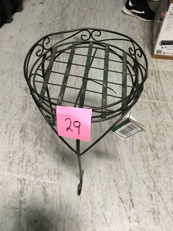 19 in iron plant stand in good condition