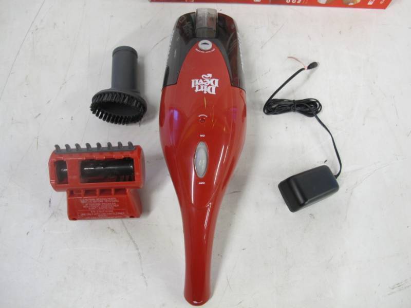 lot 95 image: Dirt Devil Express V6 WetDry Bagless Handheld Vacuum, BD10205 - Cordless