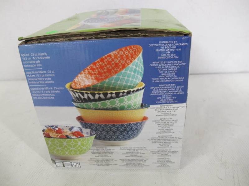 lot 13 image: Set of 6 Multi-Colored Porcelain Bowls