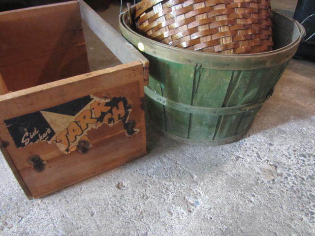 Baskets & Fruit Box