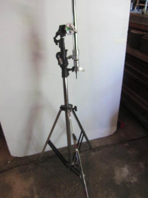 Avenger Light Stand
