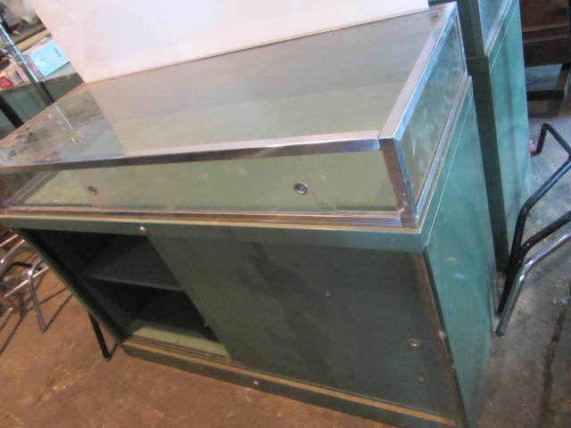 Floor Showcase
