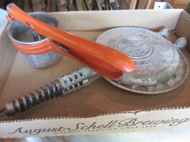 Griswold Waffle Iron, Ricer