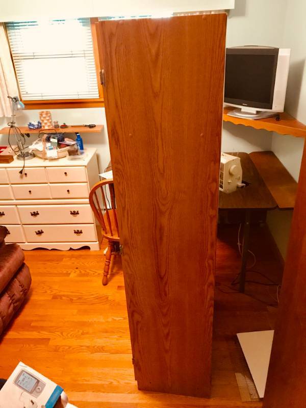 lot 9 image: Sewing  Storage  Cabinet