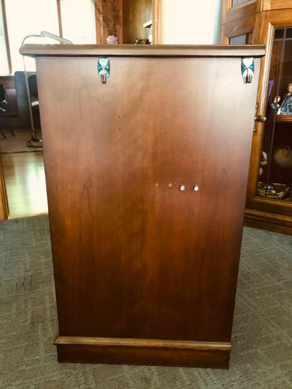 lot 24 image: Cherry  Butler Specialties  Dovetail Jointed  Chest