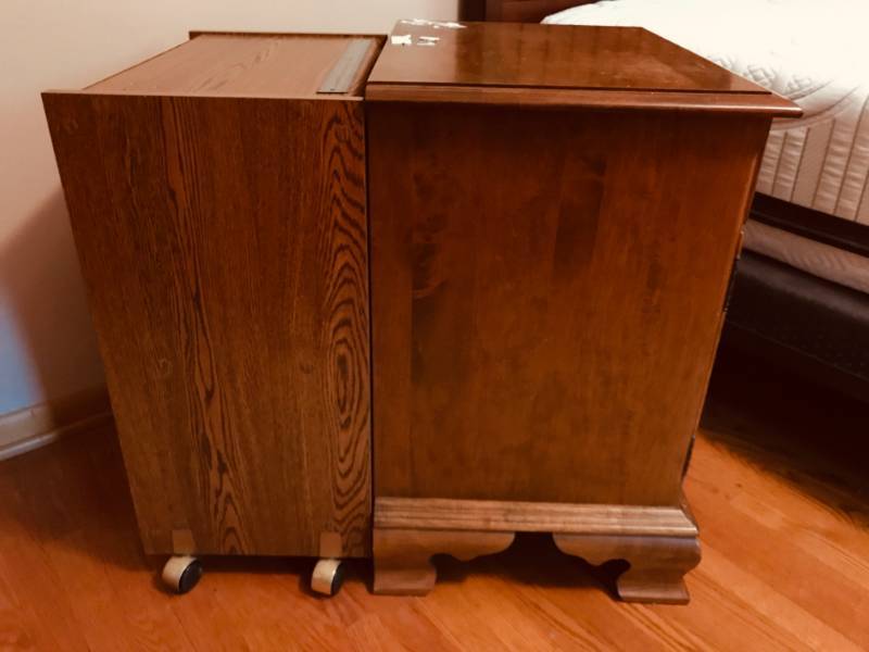 lot 37 image: (2) End Tables  Crafting Tables