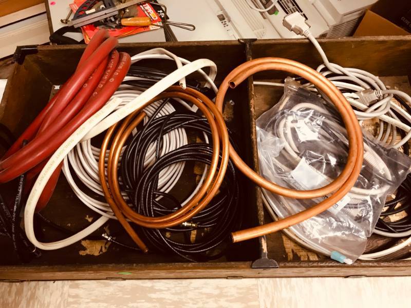 lot 93 image: 60 Clamps  Vice  Staples  Copper, Etc.