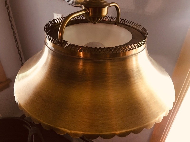 lot 39 image: Mid Century Modern Hanging Lamp