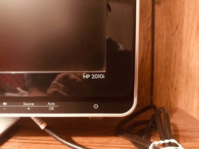 lot 125 image: HP Computer Monitor HP2010i