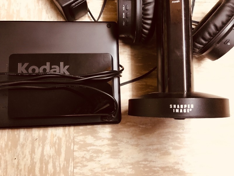 lot 138 image: Kodak Digital Picture Frame  Sharper Image Wireless Head Phones