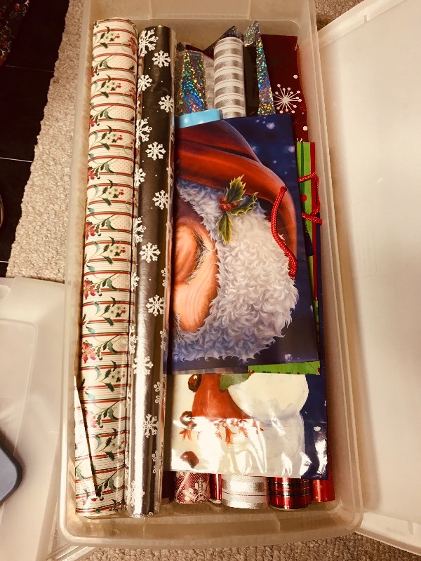 lot 151 image: Christmas Holiday Decor