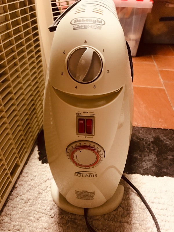 lot 157 image: (4) Lakewood  Galaxy   Fans and Delonghi Space heater